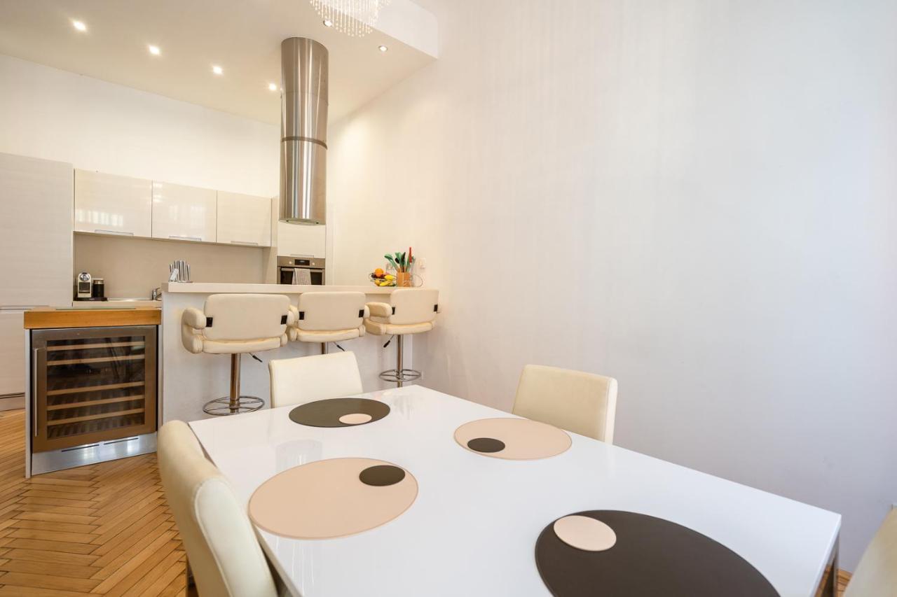 Garys Bright And Spacious Two Bedroom Flat Near Danube Apartment Budapest